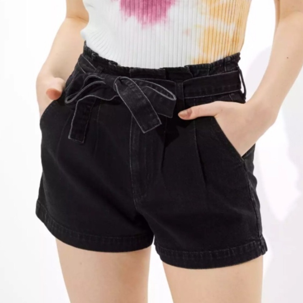 AE Paperbag Denim Mom cotton Short, high rise with belt, Onyx Black, size 6